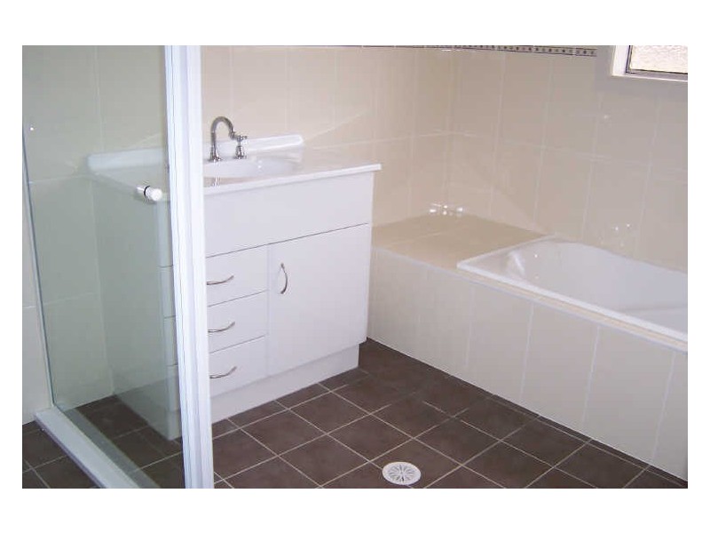 18 James House Close, Singleton NSW 2330