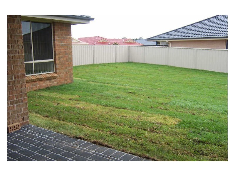 18 James House Close, Singleton NSW 2330