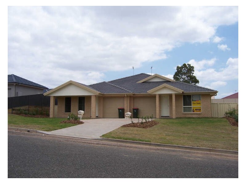 1/162 Gardner Circuit, Singleton NSW 2330