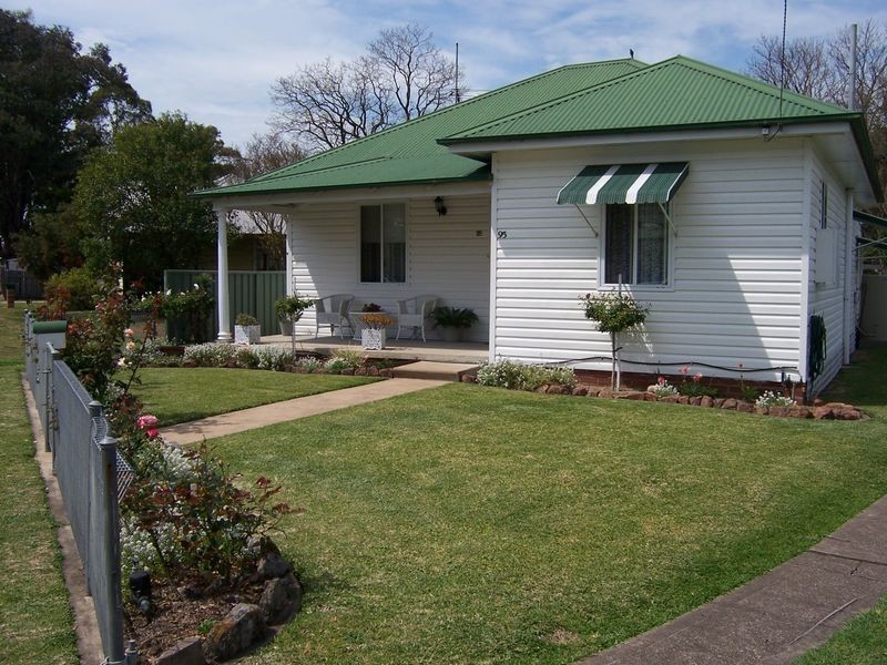 95 Castlereagh Street, Singleton NSW 2330