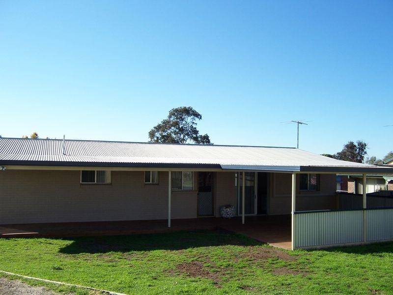 24 Simpson Terrace, Singleton NSW 2330