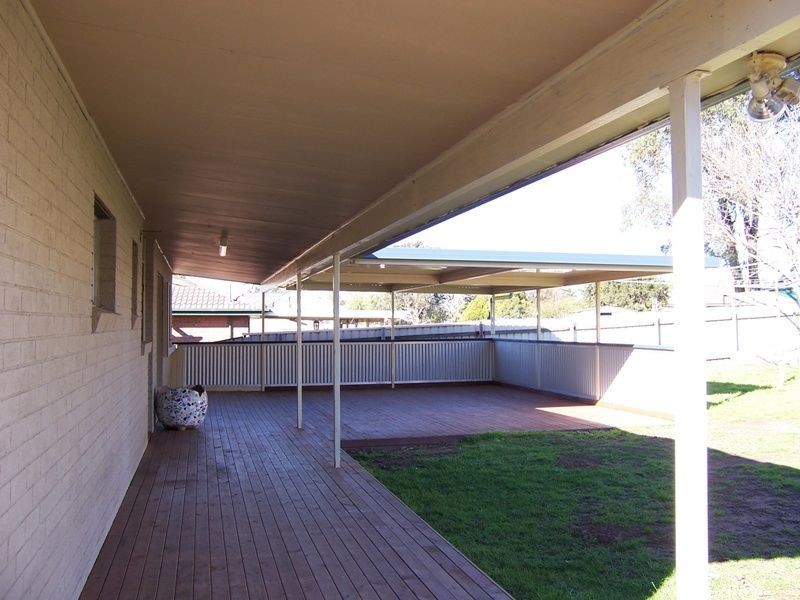 24 Simpson Terrace, Singleton NSW 2330