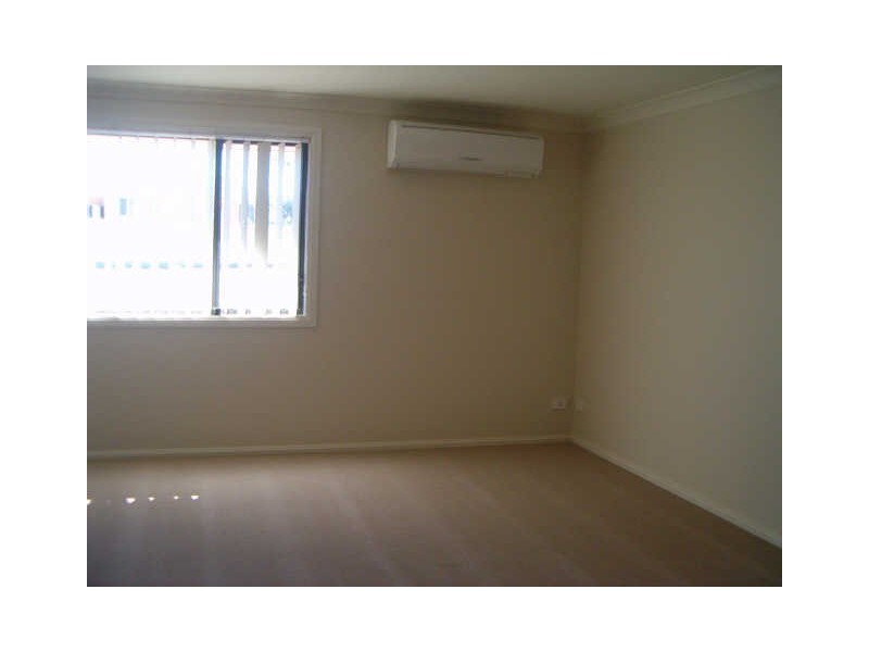 2/30 Pioneer Road, Singleton NSW 2330