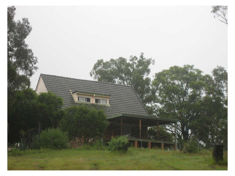 42 Orient Street, Greta NSW 2334