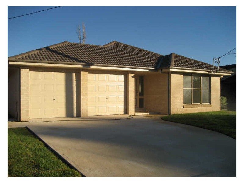 25 Waterhouse Avenue, Singleton NSW 2330