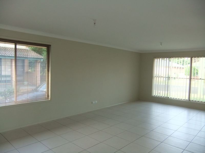 25 Waterhouse Avenue, Singleton NSW 2330