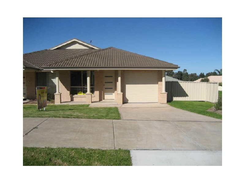 2/32 Wattle Ponds Road, Singleton NSW 2330