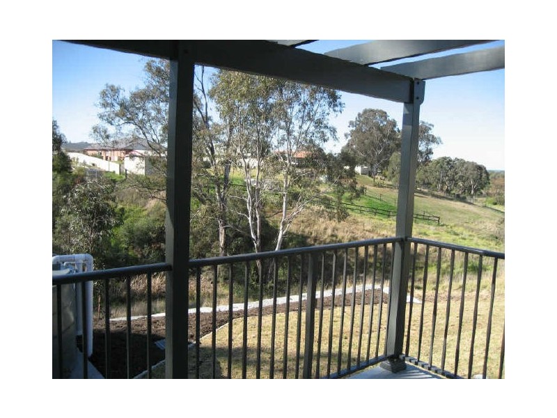 2/8 Knox Place, Singleton NSW 2330