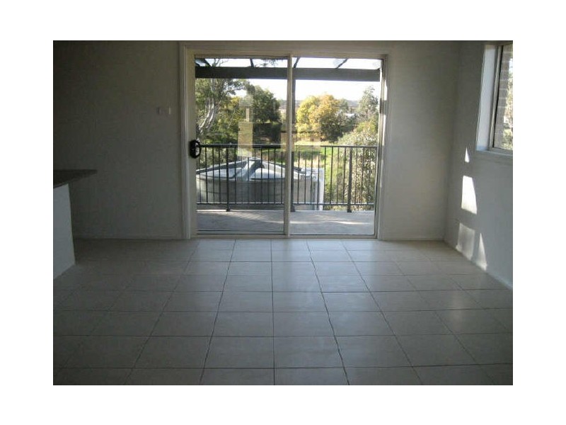 2/8 Knox Place, Singleton NSW 2330