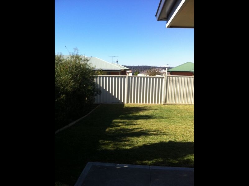 2/72 Wattle Ponds Road, Singleton NSW 2330