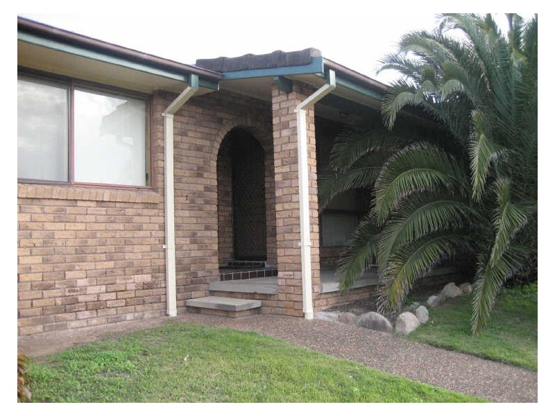 8/2 Grainger Crescent, Singleton NSW 2330