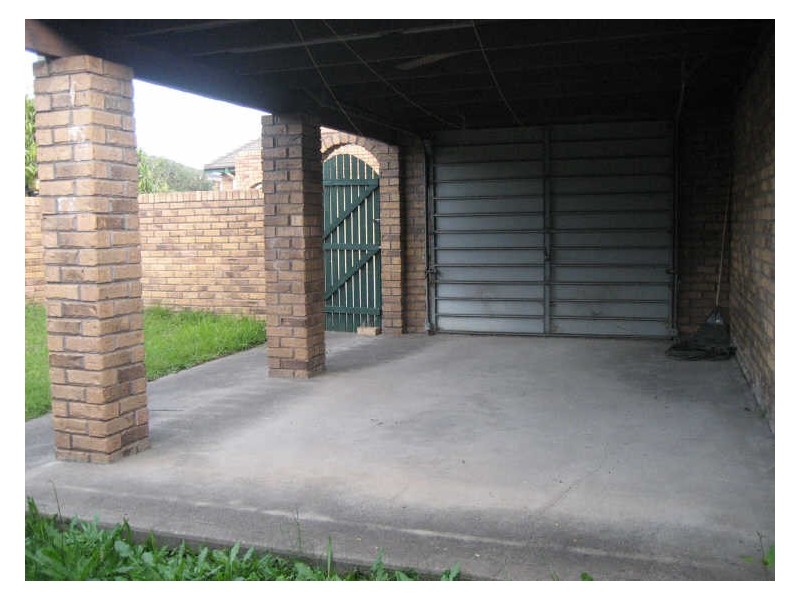 8/2 Grainger Crescent, Singleton NSW 2330