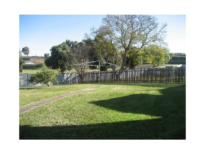 42 White Ave, Singleton NSW 2330