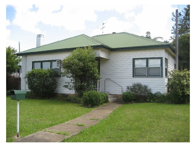 24 Collett Avenue, Singleton NSW 2330