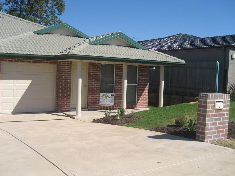 2/8 Wilkinson Blvde, Singleton NSW 2330