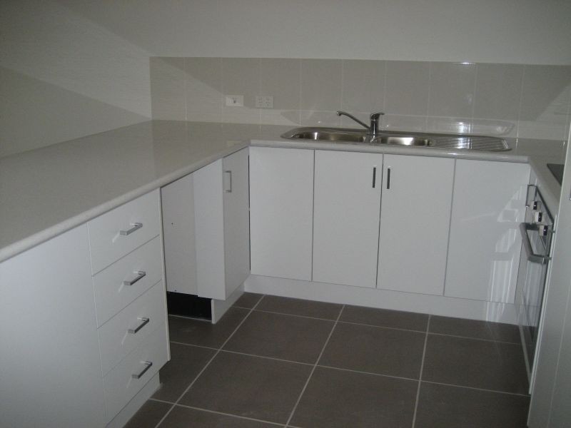 2/8 Wilkinson Blvde, Singleton NSW 2330