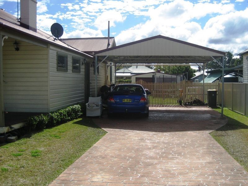 76 Castlereagh St, Singleton NSW 2330