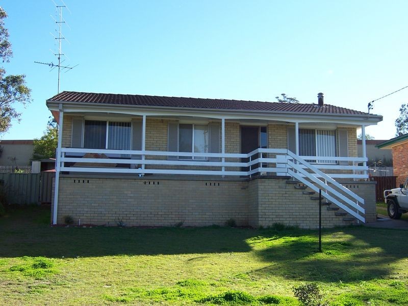 8 Wakehurst Ave, Singleton NSW 2330