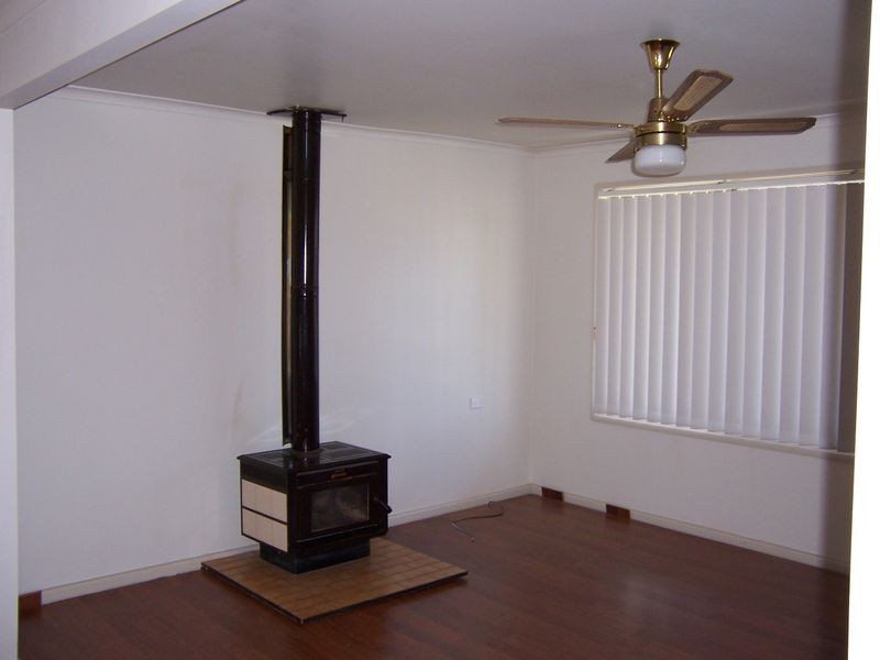 8 Wakehurst Ave, Singleton NSW 2330