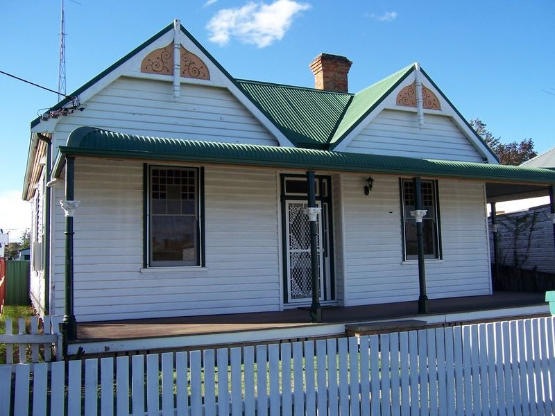 26 Pitt St, Singleton NSW 2330