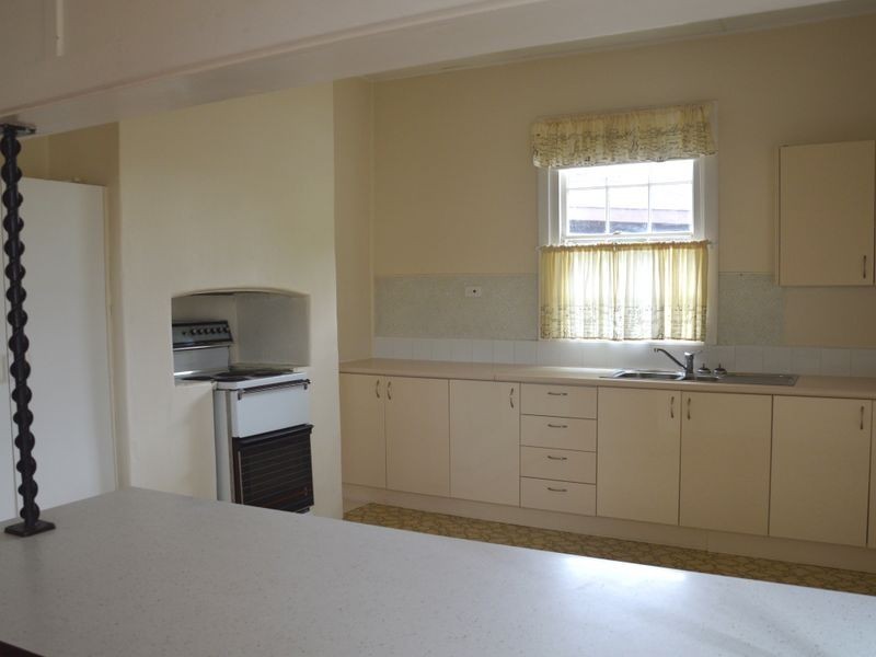 28 Bathurst Street, Singleton NSW 2330