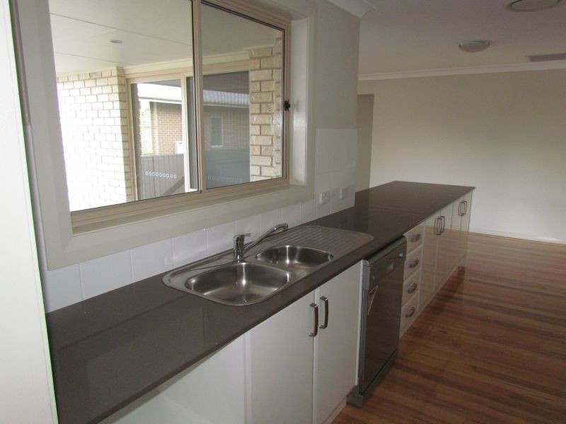 2/2 Bowden Street, Singleton NSW 2330