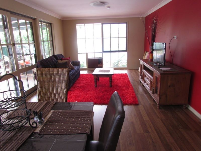 8 Bower Parade, Singleton NSW 2330