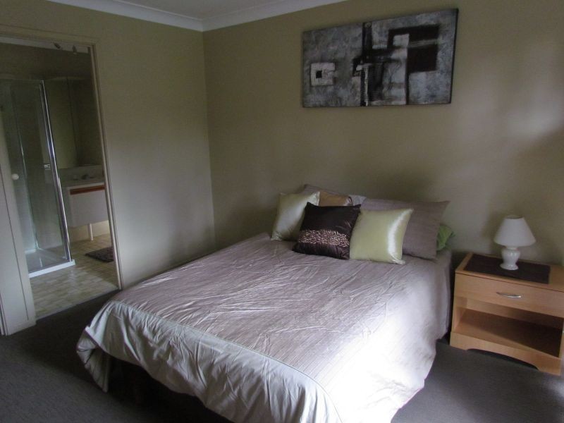 8 Bower Parade, Singleton NSW 2330