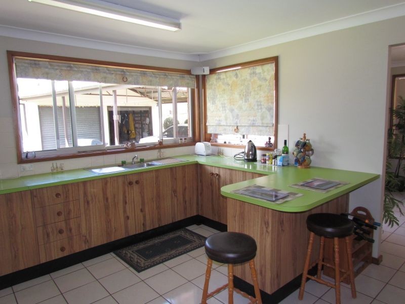 13 Watts Close, Singleton NSW 2330