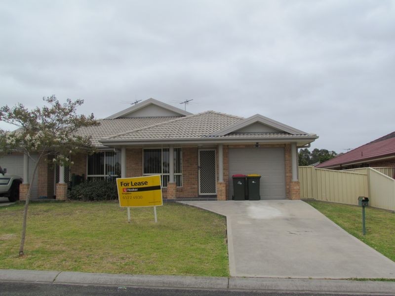 2/2 Rhodes Place, Singleton NSW 2330