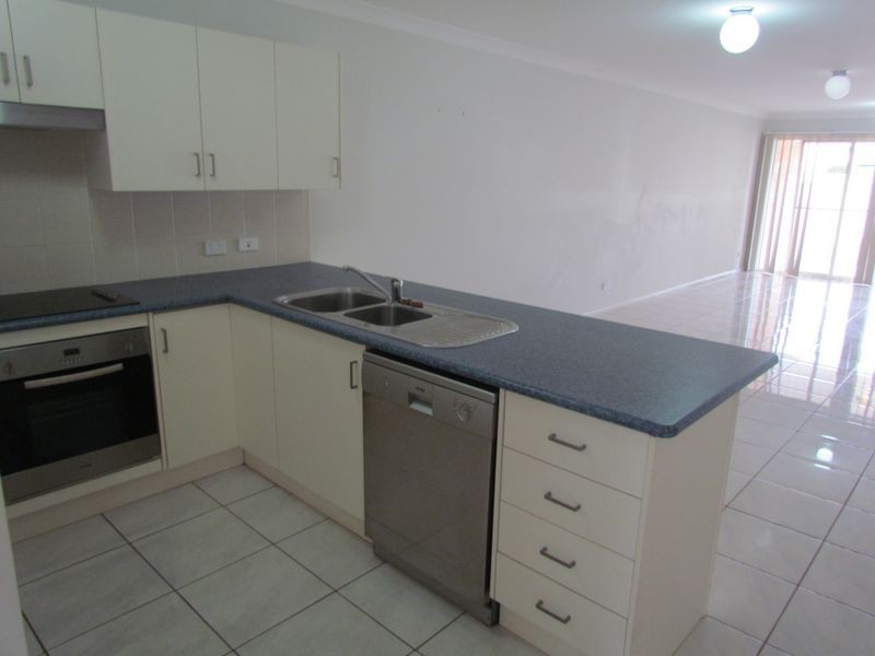 2/2 Rhodes Place, Singleton NSW 2330