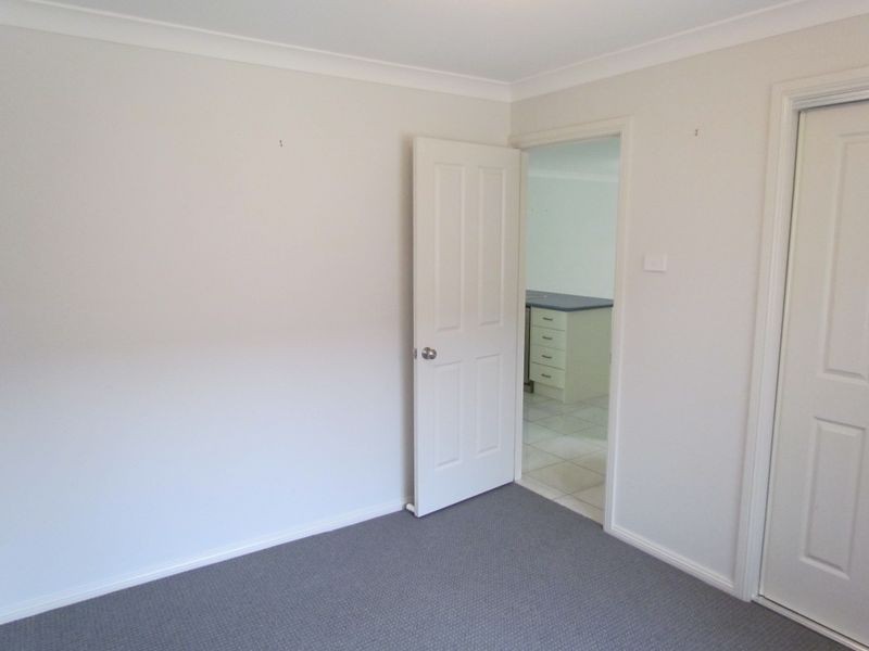 2/2 Rhodes Place, Singleton NSW 2330