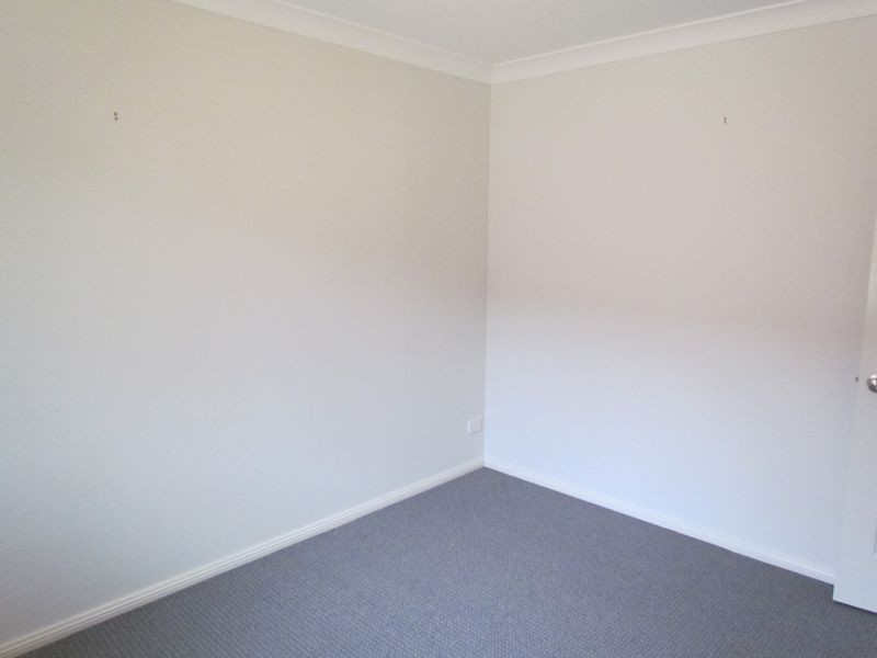 2/2 Rhodes Place, Singleton NSW 2330