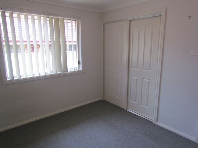 2/2 Rhodes Place, Singleton NSW 2330