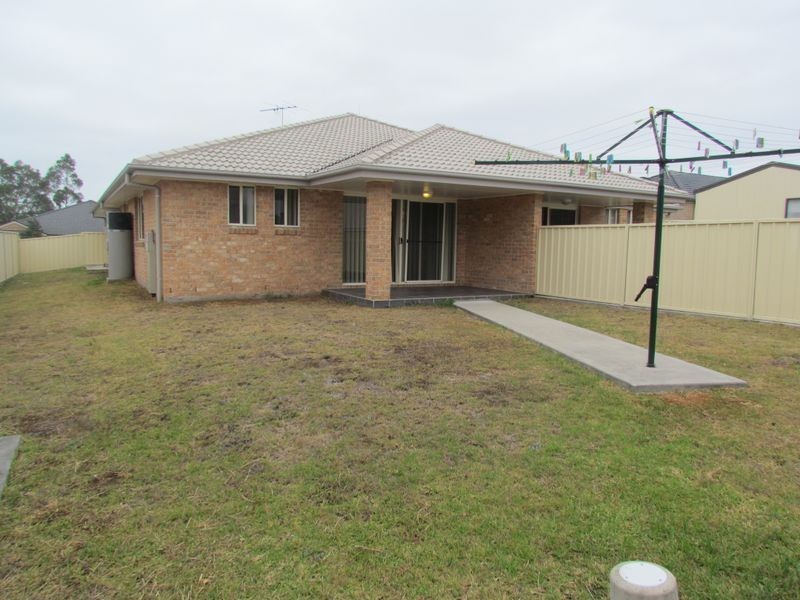 2/2 Rhodes Place, Singleton NSW 2330