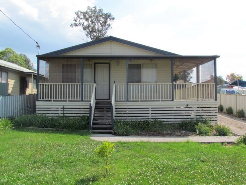 28 Little Park Street, Greta NSW 2334