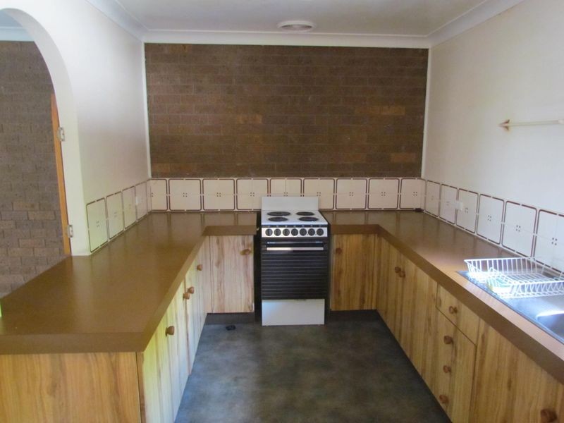 2/17 Wilcox Avenue, Singleton NSW 2330