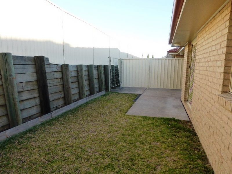 2/39 Nelson Drive, Singleton NSW 2330
