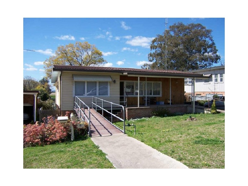 8 Rose Avenue, Singleton NSW 2330