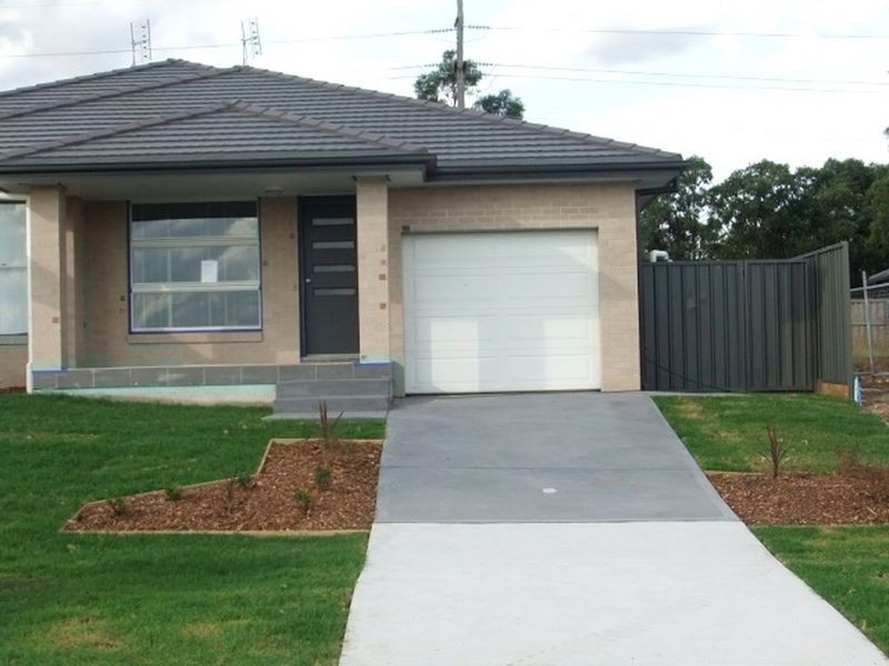 2/141 McMahon Way, Singleton NSW 2330