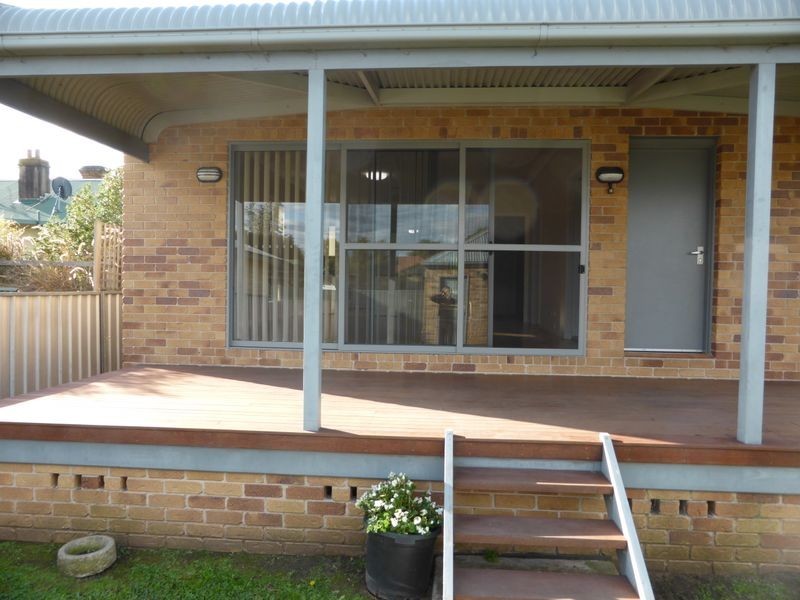 2/21 Pitt Street, Singleton NSW 2330