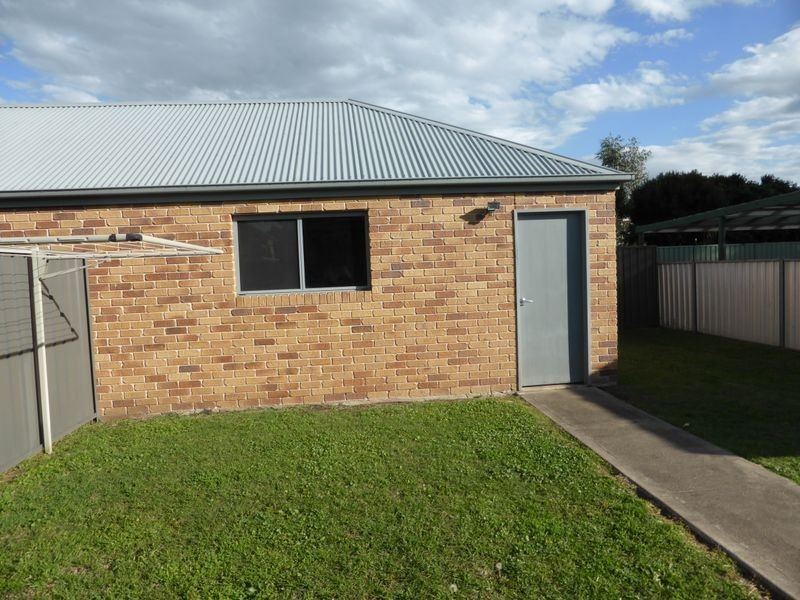 2/21 Pitt Street, Singleton NSW 2330