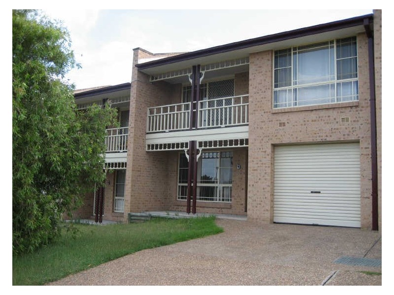 9/2-10 Henry Drive, Singleton NSW 2330