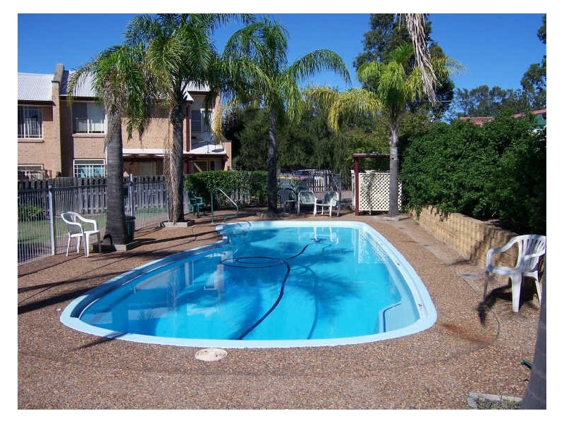 9/2-10 Henry Drive, Singleton NSW 2330