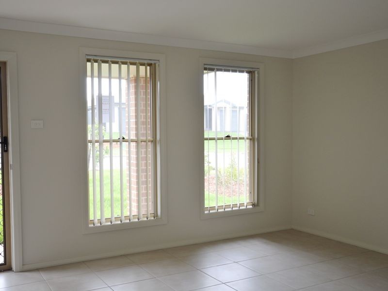 1/31 Broomfield Crescent, Singleton NSW 2330