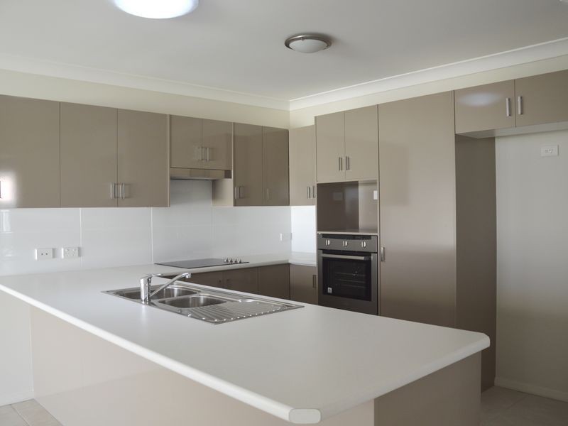 1/31 Broomfield Crescent, Singleton NSW 2330