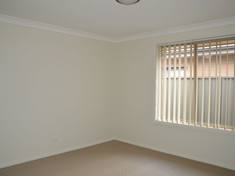 1/31 Broomfield Crescent, Singleton NSW 2330