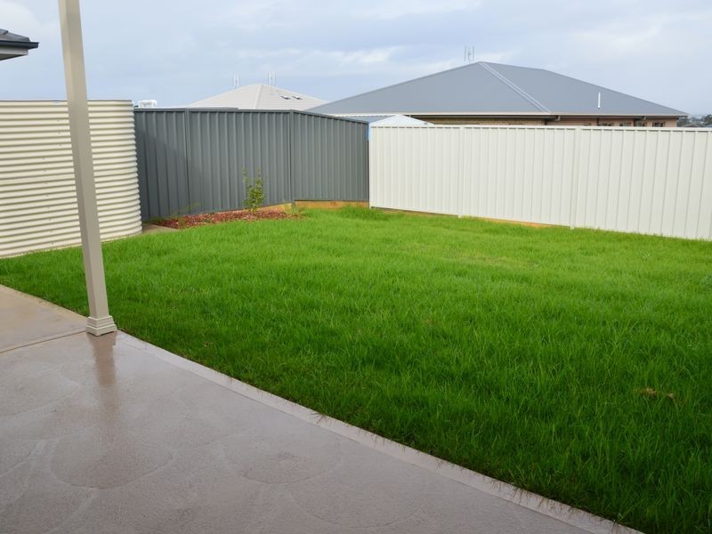 1/31 Broomfield Crescent, Singleton NSW 2330