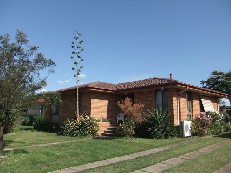 11 Dalton Avenue, Singleton NSW 2330