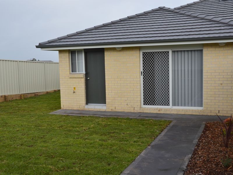 2/5 Pioneer Road, Singleton NSW 2330